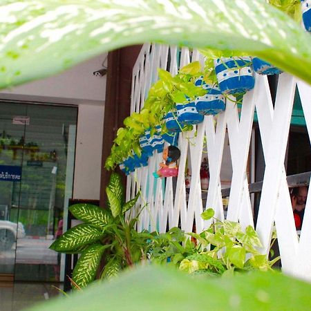 Phuthara Hostel Phuket Zewnętrze zdjęcie