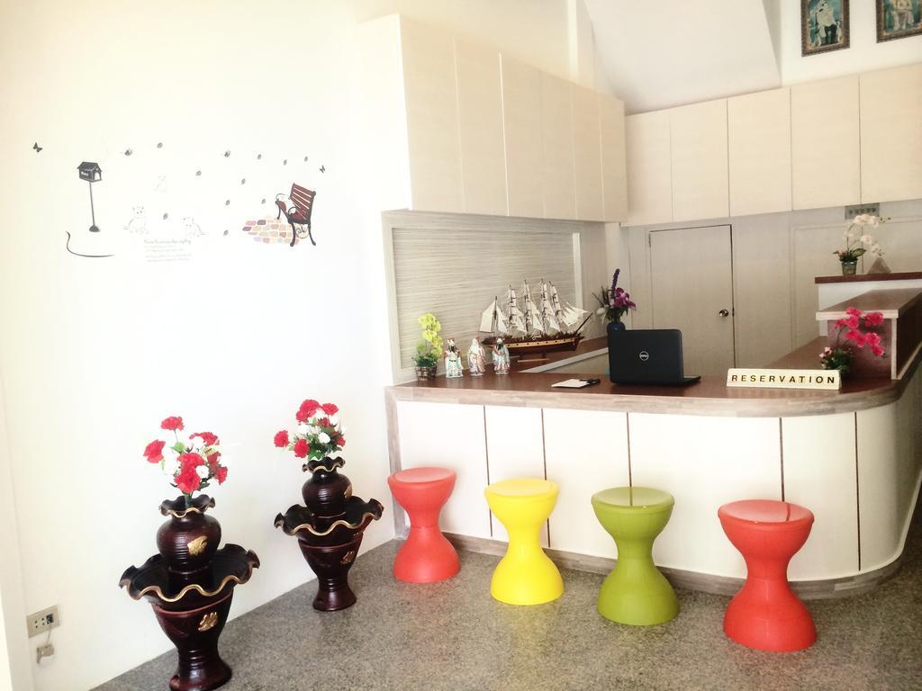Phuthara Hostel Phuket Zewnętrze zdjęcie