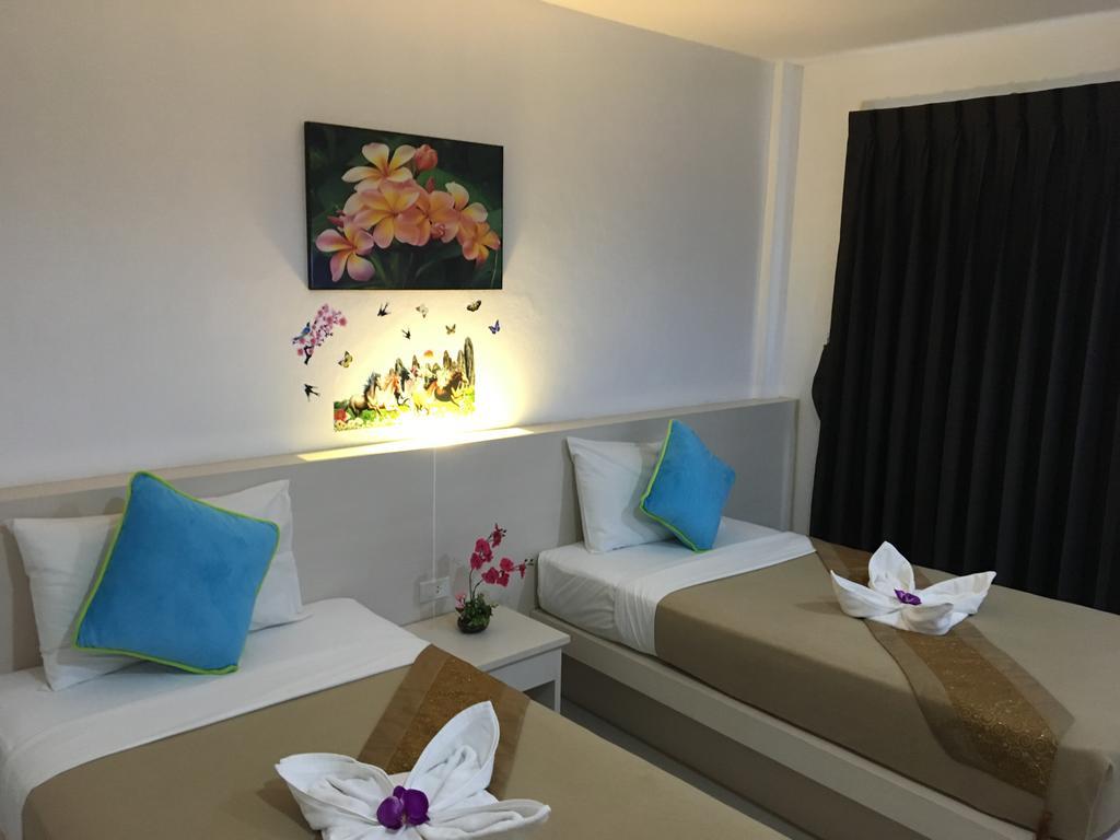 Phuthara Hostel Phuket Zewnętrze zdjęcie