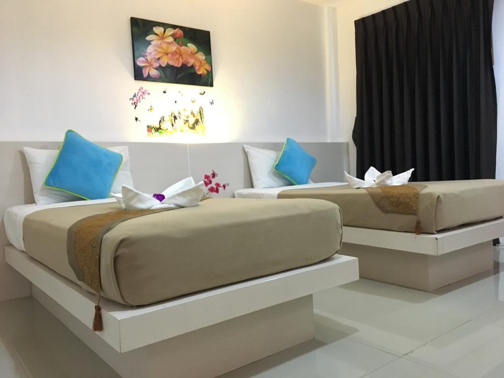Phuthara Hostel Phuket Zewnętrze zdjęcie