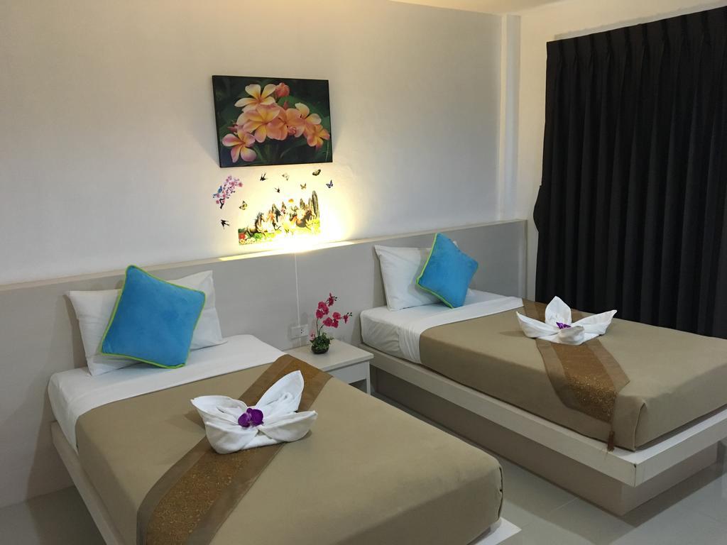 Phuthara Hostel Phuket Zewnętrze zdjęcie