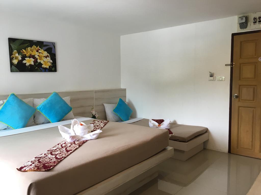 Phuthara Hostel Phuket Zewnętrze zdjęcie