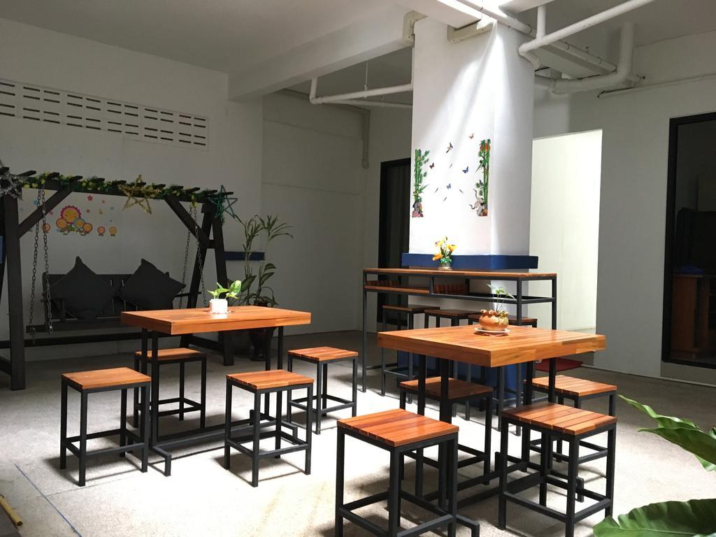 Phuthara Hostel Phuket Zewnętrze zdjęcie