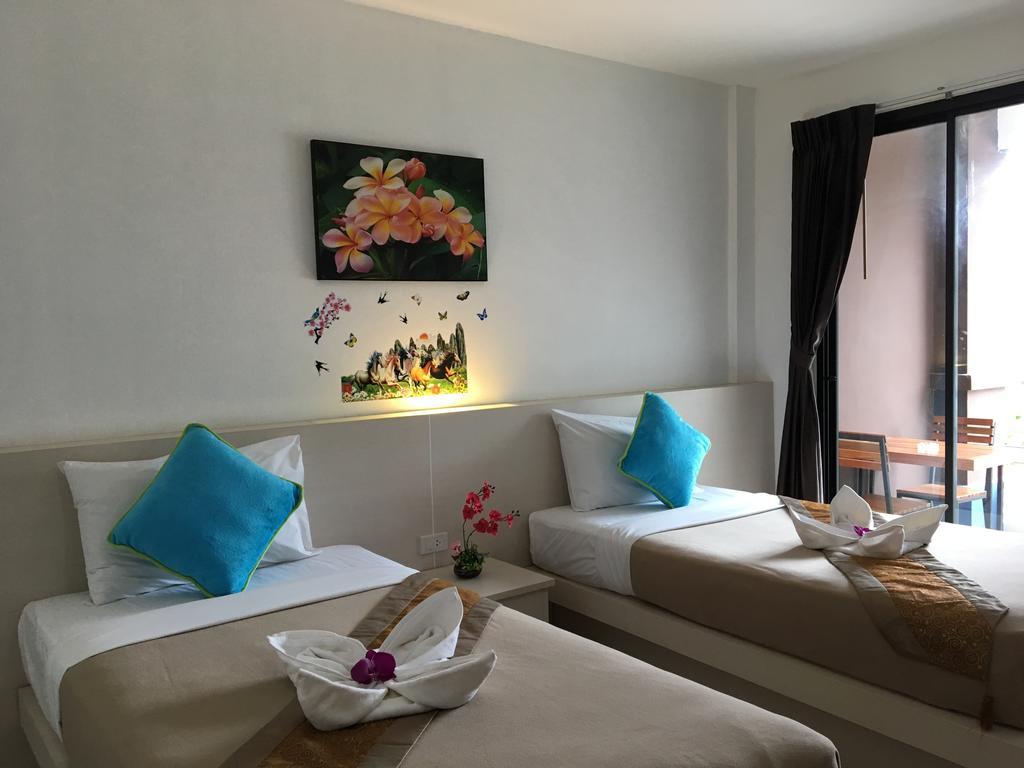Phuthara Hostel Phuket Zewnętrze zdjęcie