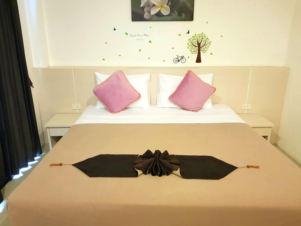 Phuthara Hostel Phuket Zewnętrze zdjęcie