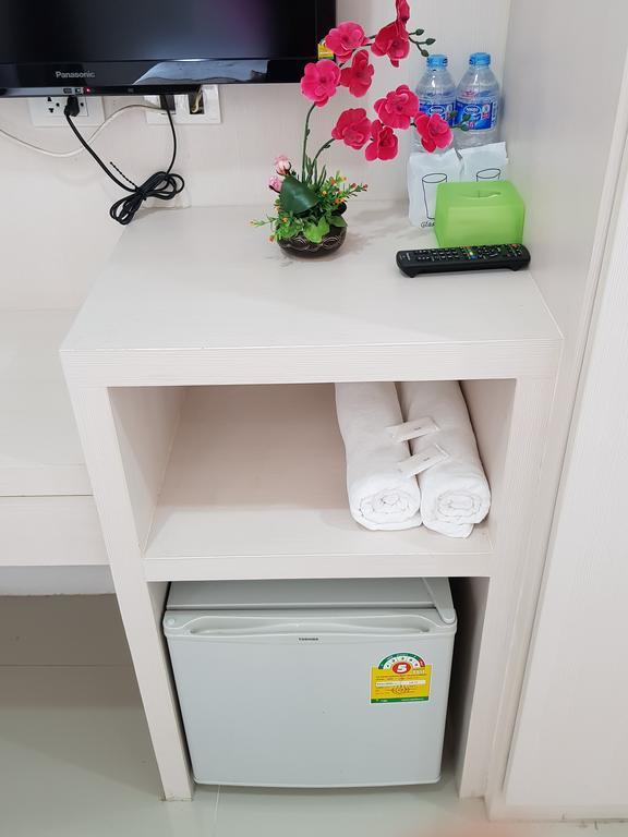 Phuthara Hostel Phuket Zewnętrze zdjęcie