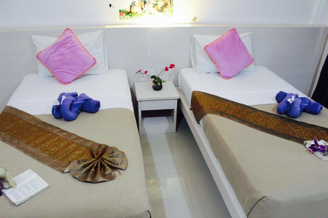 Phuthara Hostel Phuket Zewnętrze zdjęcie