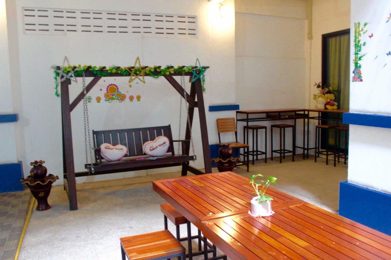Phuthara Hostel Phuket Zewnętrze zdjęcie