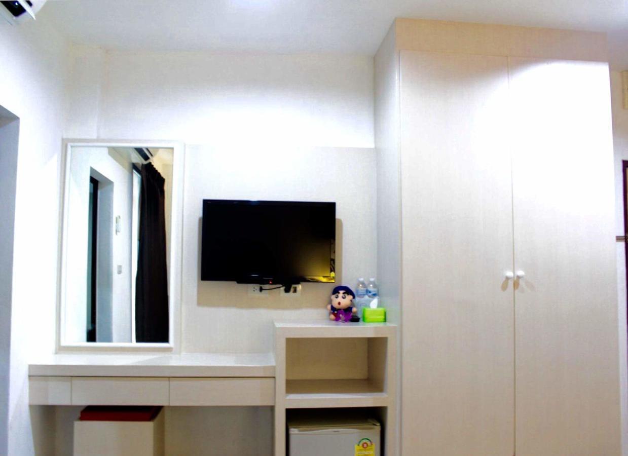 Phuthara Hostel Phuket Zewnętrze zdjęcie