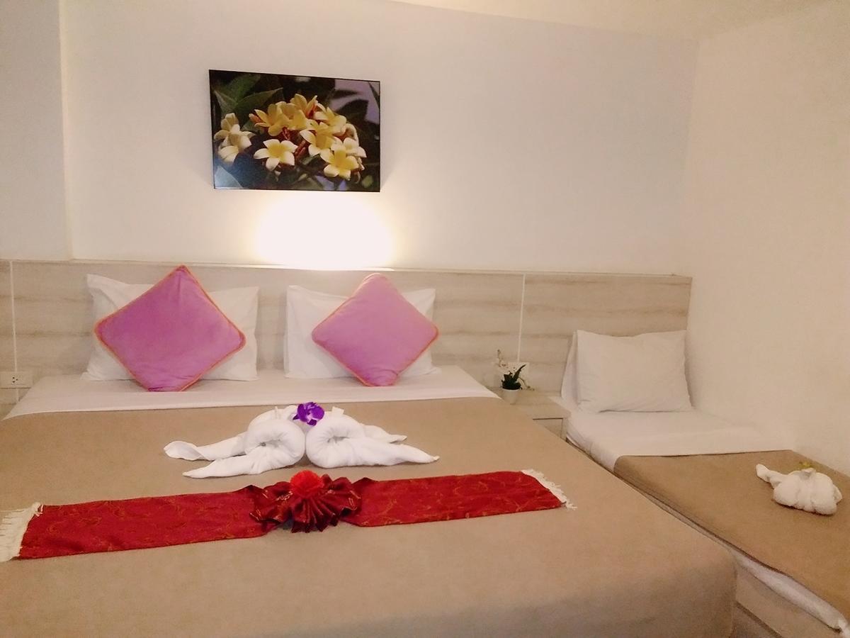Phuthara Hostel Phuket Zewnętrze zdjęcie