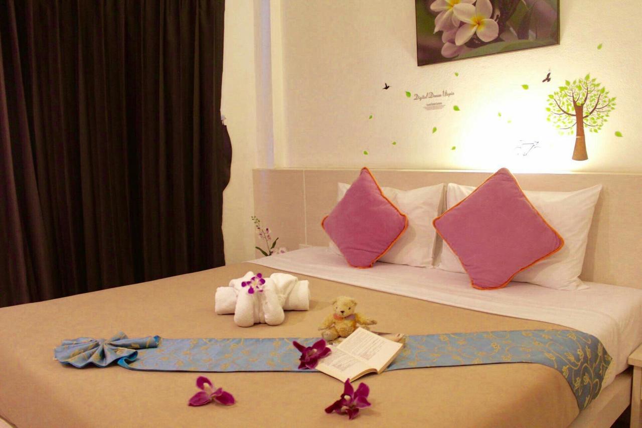 Phuthara Hostel Phuket Zewnętrze zdjęcie