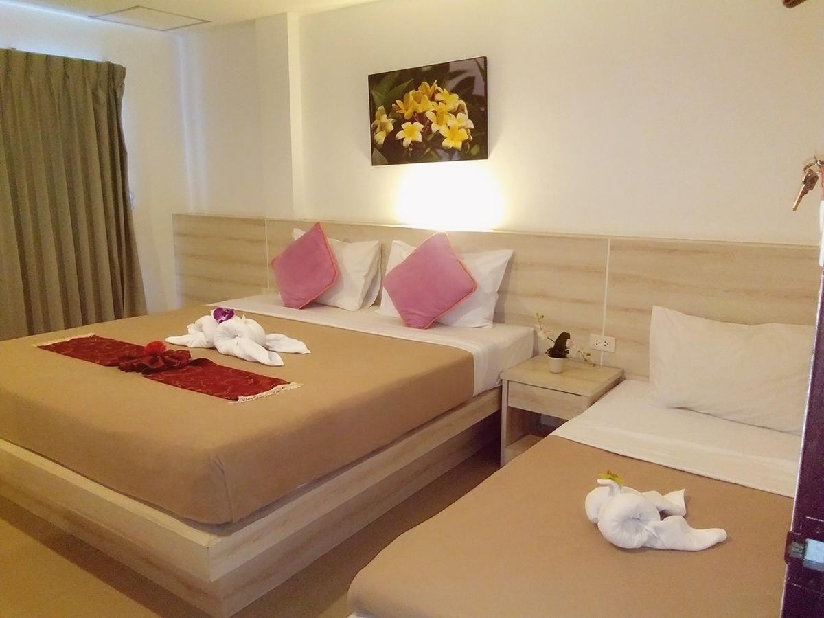 Phuthara Hostel Phuket Zewnętrze zdjęcie