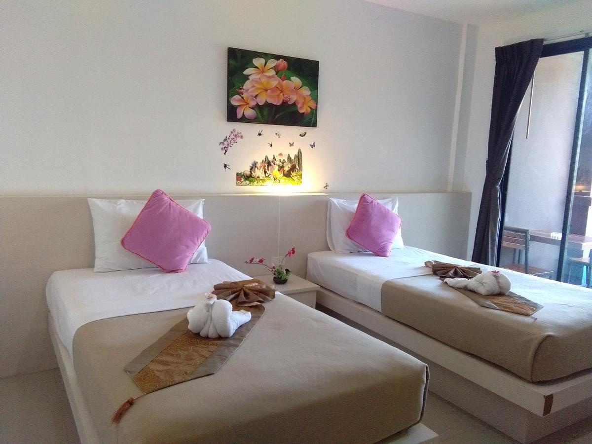 Phuthara Hostel Phuket Zewnętrze zdjęcie