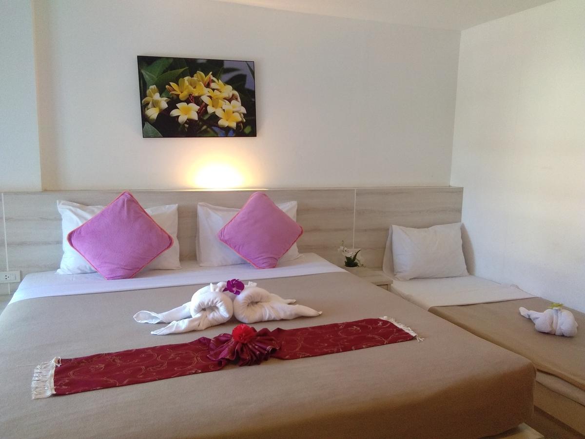 Phuthara Hostel Phuket Zewnętrze zdjęcie