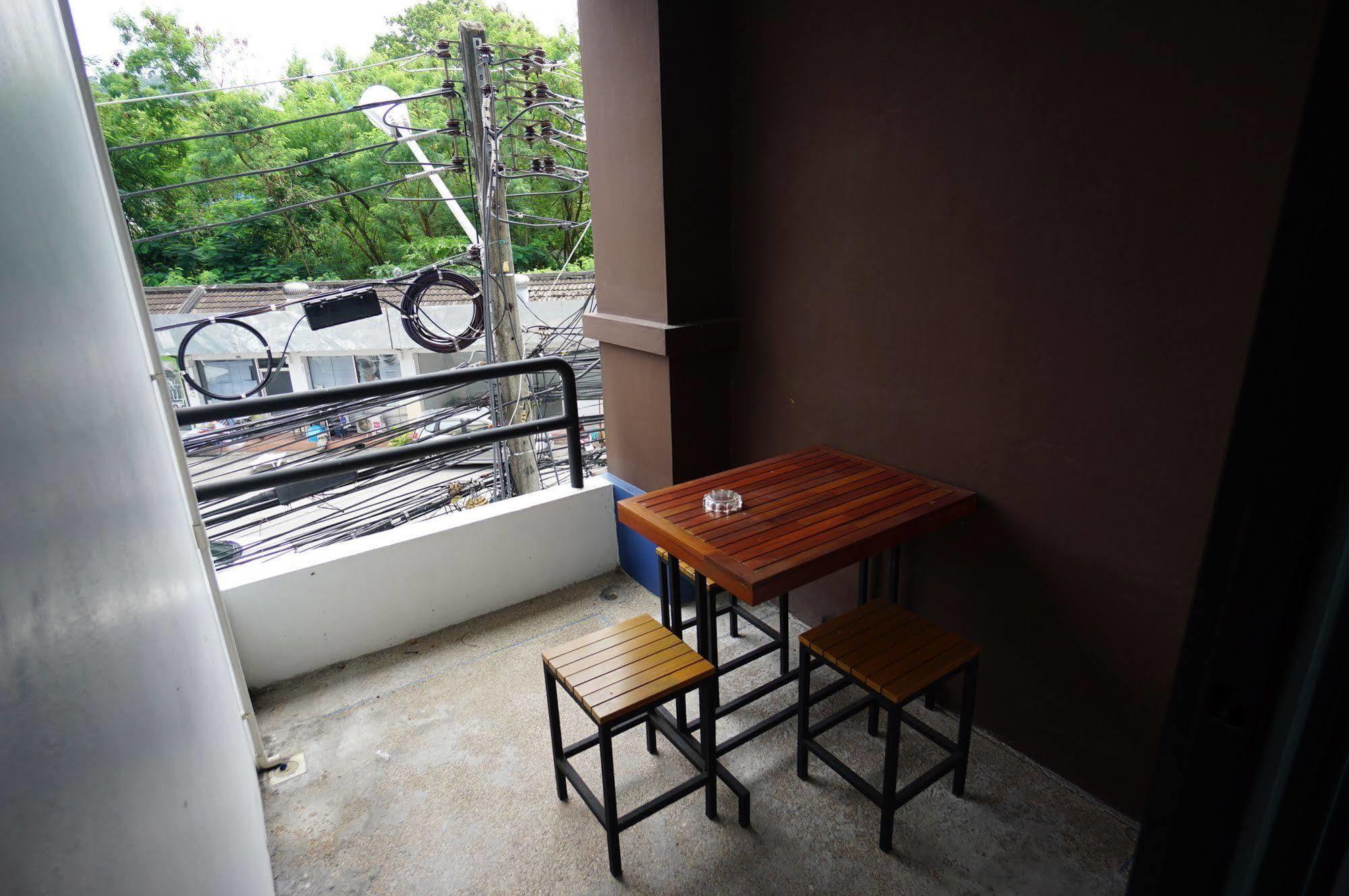 Phuthara Hostel Phuket Zewnętrze zdjęcie