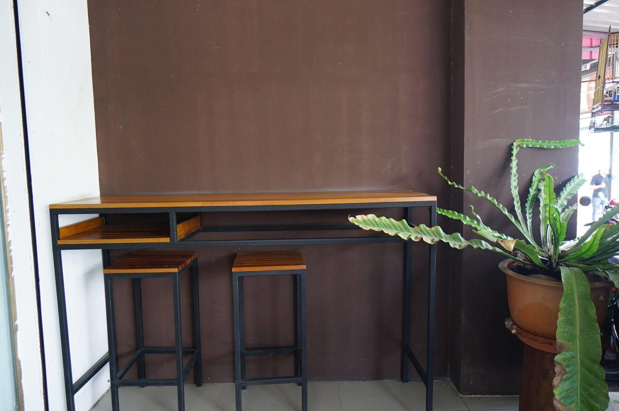 Phuthara Hostel Phuket Zewnętrze zdjęcie